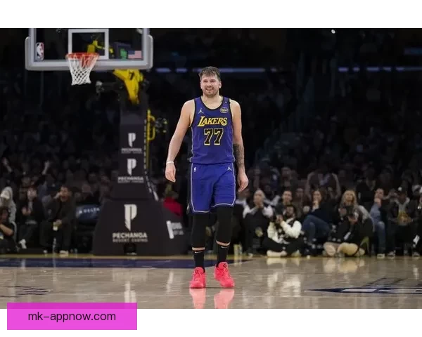 东契奇场均三十分抢断破百 比肩科比成联盟唯一